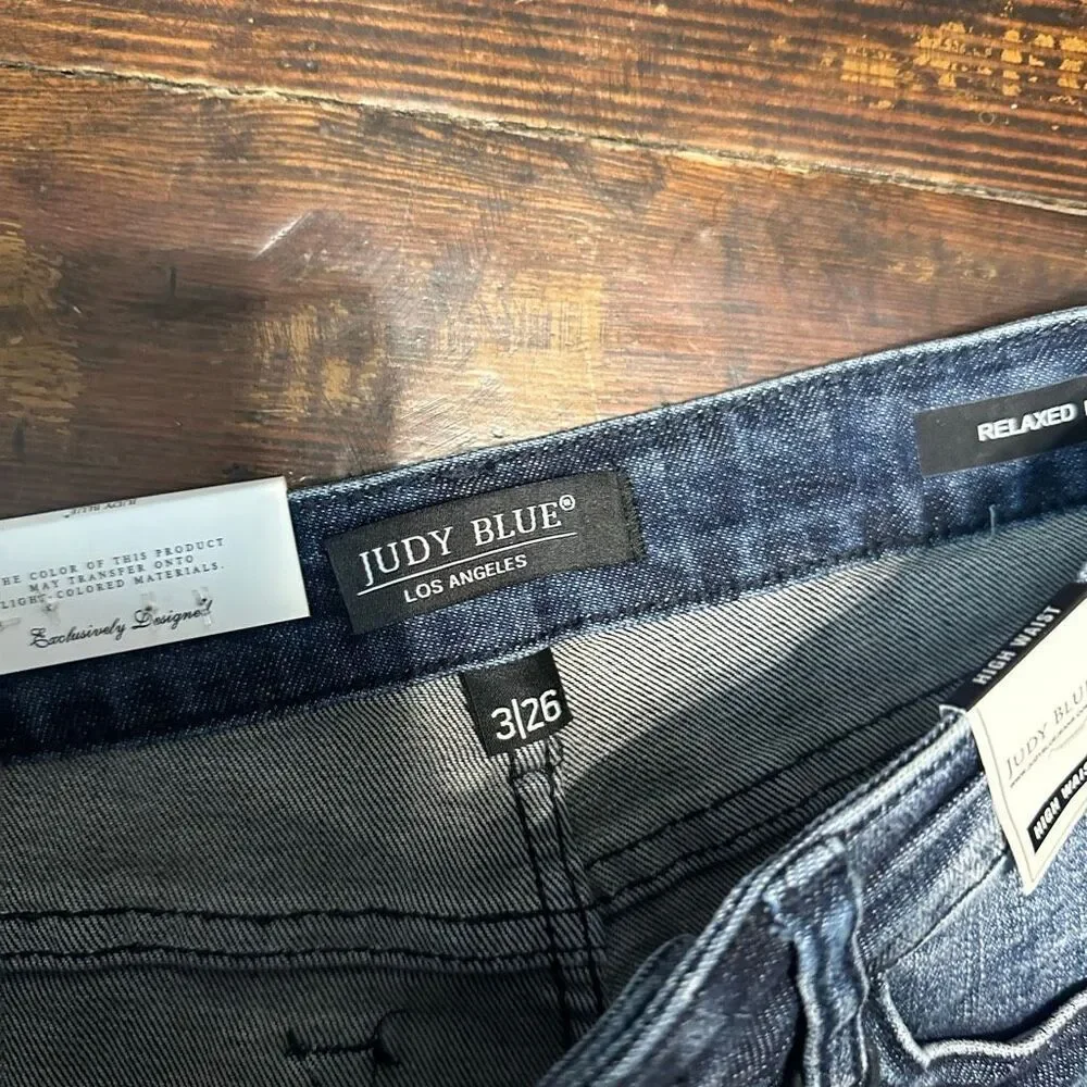 Judy Blue distressed relaxed fit 3/26 boutique stretchy jeans